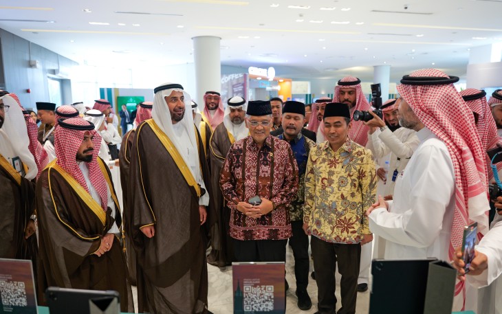Menhaj Mochamad Irfan Yusuf saat mengikuti forum Saudi-Ibdonesian Umrah Co.Exchange di Makkah, Senin (16/2)
