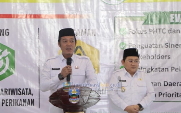 Bupati Pesibar, Dedi Irawan