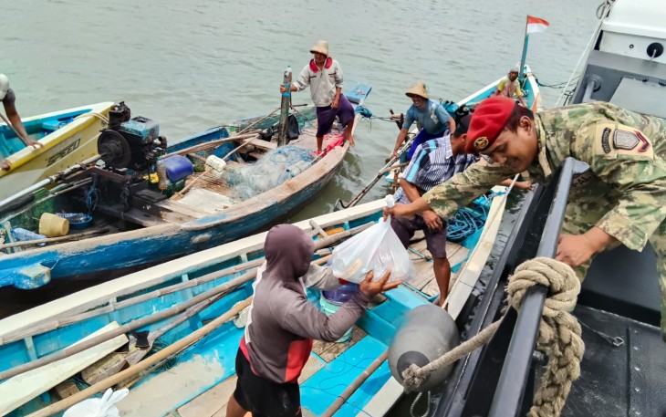 TNI AL Gelar Baksos dan Donor Darah Massal