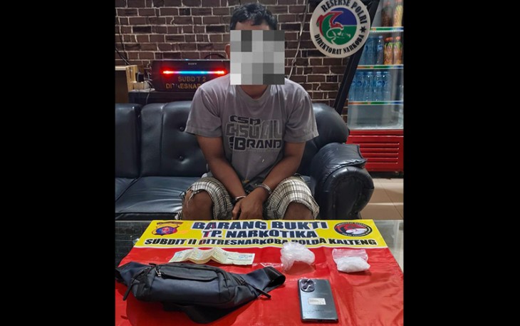 Tersangka dan barang bukti saat diamankan