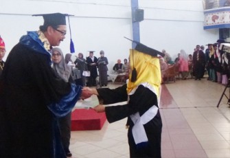 Wisuda lulusan Pasca Sarjana, Sarjana,  Sarjana Profesi dan Vokas,  periode 81 tahun 2017, di Gedung Serba Guna UNIB, pada Rabu (26/4).