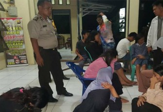 Para pelajar saat diamankan di Polres Kaur, Selasa (2/05) malam sekira pukul 23.00 WIB. 