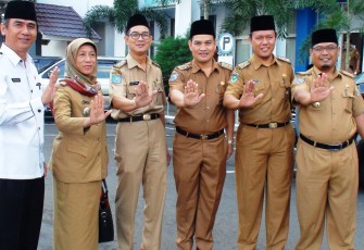 Plt Sekda Provinsi Bengkulu Gotri Suyanto, usai Launching Pemeriksaan Narkoba ASN Pemprov Bengkulu berfoto bersama