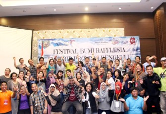 Foto Bersama dengan Para Juara