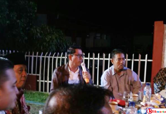 Wan Sui saat memberikan tanggapan dalam forum diskusi publik "Sosok Pemimpin Ideal Kota Bengkulu", Sabtu (12/08/2017) malam di Smart City Kota Bengkulu. 