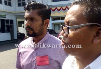 Fadzhul Rahman selaku Direktur PT Zulaikha, asal Kota Muara Bungo, Kabupaten Bungo Provinsi Jambi, usai diperiksa Kejati, Senin (01/08/2017).