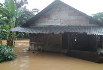 Rumah warga di Kecamatan Gading Cempaka terendam air akibat hujan seharian yang mengguyur Kota Bengkulu