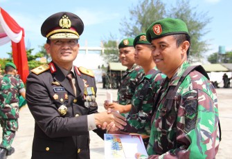 Kapolda Bengkulu Brigjen Pol. Coki Manurung usai memimpin upacara Peringatan HUT TNI Ke-72 2017 di Provinsi Bengkulu
