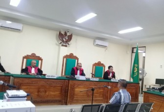 Joni Wijaya, Derektut PT. Statika Mitra Serana saat menjalani sidang di PN Tipikor Bengkulu, Kamis (19/10/2017).