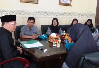 Plt Gubernur saat menyambut Tim ENJ Kemenko Maritim RI