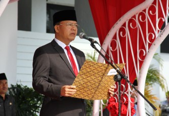 Pelaksana Tugas (Plt) Gubernur Bengkulu Rohidin Mersyah saat menjadi Inspektur upacara pada Upacara Hari Kesaktian Pancasila di Lapangan Kantor Gubernur Pemda Provinsi Bengkulu, Selasa (3/10).
