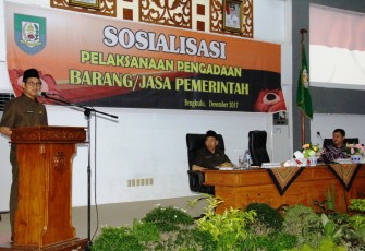 Sosialisasi Pengadaan Barang dan jasa Asisten III Setda Provinsi Bengkulu Gotri Suyanto Membuka Secara Resmi Acara