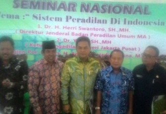 Foto bersama usai seminar
