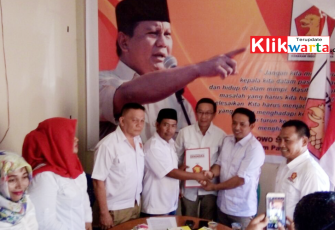DPC Partai Gerindra Kota Bengkulu saat menyampaikan rekomendasi dukungan kepada Helmi Hasan-Dedi Wahyudi. 
