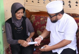 Wali Kota Berikan Memberikan Bantuan