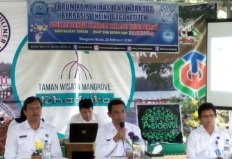 Kepala BNN Kota Bengkulu Alexander saat membuka acara Forum Komunikasi Anti Narkoba berbasis online bagi netizen, Senin (26/2/2018) di Mangrove Resto Jl Jenggalu, Kota Bengkulu. 