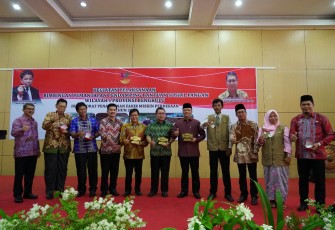 Plt gubernur Foto Bersama Dalam Acara Pelaksanaan Bimbingan Pemantapan Bantuan sosial Pagan Wilayah I Provinsi Bengkulu