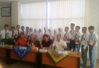 Foto bersama Wakil Bupati, Sekda, Asisten I, Kadis Dikbud dan peserta seleksi 