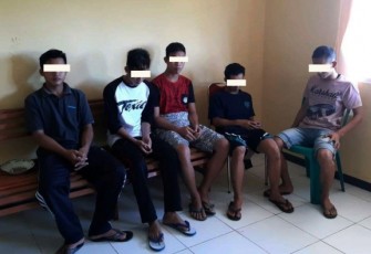 Kelima terduga pelaku pemerkosaan secara bergilir akhirnya menyerahkan diri ke Polisi