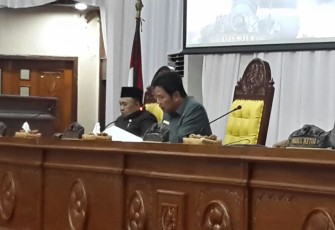 Pimpina Dewan Perwakilan Rakyat Daerah Provinsi Bengkulu Memimpin Rapat Paripurna 