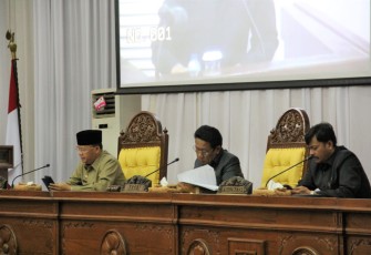 Gubernur Bengkulu Rohidin Mersyah, menghadiri Rapat Paripurna DRPD Provinsi Bengkulu yang ke -10.