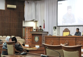 Mewakili Gubernur Bengkulu, Asisten III Setda Provinsi Bengkulu Gotri Suyanto menghadiri Rapat Paripurna DPRD Provinsi Bengkulu.