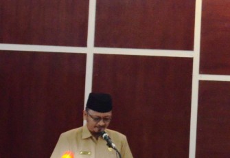Sekretaris Daerah Kota Bengkulu Marjon Menyampaikan Nota Pengantar Raperda Pelaksanaan APBD 2017