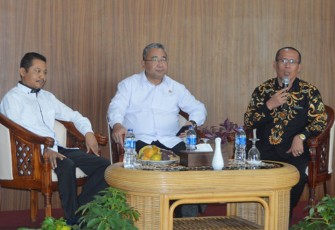 Menteri Desa, Pembangunan Daerah Tertinggal dan Transmigrasi, Eko Putro Sandjojo saat  gelar silaturahmi dan dialog bersama Partai Kebangkitan Bangsa (PKB) dengan para pimpinan awak media di Bengkulu, Sabtu (04/08/2018) di Hotel Horizon Bengkulu. 