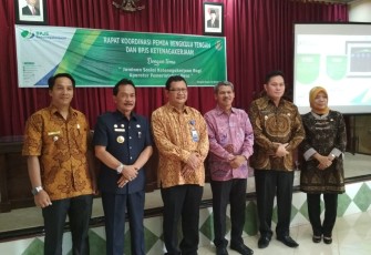 Bupati Bengkulu Tengah Dr. H. Ferry Ramli, SH, MH Foto Bersama  