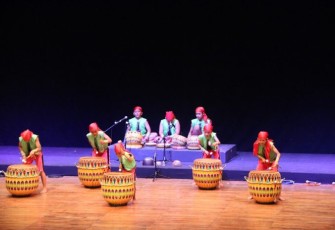 Penampilan Musik Dhol Dalam Ajang Musik Karawitan Anak Indonesia Yang Diadakan Di Jakarta