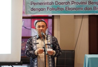 Sekda Provinsi Bengkulu Nopian Andusti, SE. MT menghadiri kegiatan Uji Publik tentang Penyusunan Raperda BUMD Pemerintah Provinsi Bengkulu
