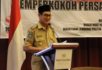 Asisten III Setda Provinsi Bengkulu Gotri Suyanto memberikan Sambutan dalam Kegiatan Pemetaan Seni dan Budaya dalam Rangka Memperkokoh Persatuan dan Kesatuan Bangsa.