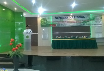 Rektor Universitas Muhammadiayah Bengkulu Ahmad Dasan Membuka Seminar Nasional