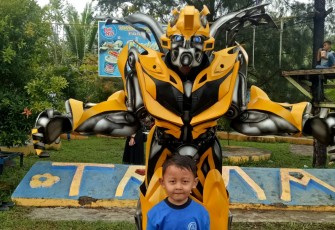 Bertemu Langsung dengan Bumblebee di Taman Wisata Bengkulu