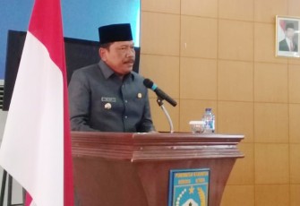 Bupati Mian saat menyampaikan Nota Pengantar Raperda tentang APBD Kabupaten Bengkulu Utara, di ruang Rapat Paripurna DPRD Kabupaten Bengkulu Utara, Senin (03/12).