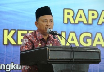 Asisten I Setda Provinsi Bengkulu Hamka Sabri Buka Rapat Koordinasi Ketenagakerjaan Provinsi Bengkulu Tahun 2018