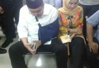 Gubernur Bengkulu Nonaktif Ridwan Mukti dan Istrinya Lily Martiani Maddari 