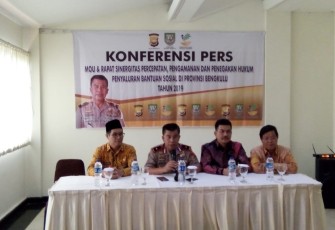 Kapolda Bengkulu saat konferensi pers 