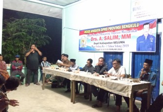 Kepala Desa Arang Sapat Alfa Edison Dan Anggota DPRD Provinsi Bengkulu A Salim Saat Reses