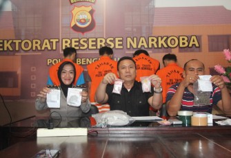 Press Conference tersangka dan barang bukti di Aula Resnarkoba, Kamis (07/02/2019) 