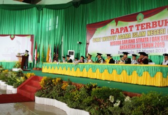 Mewakili Gubernur Bengkulu, Asisten I Setda Provinsi Bengkulu Hamka Sabri hadir pada Wisuda Sarjana Strata I dan Strata II Angkatan XII Tahun 2019.