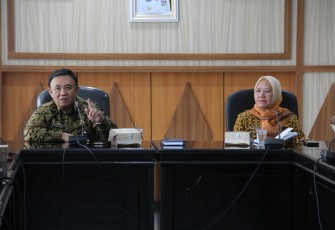 Sekretaris daerah Nopian Andusti memimpin Rapat Membahas sistem pembayaran Tambahan Penghasilan Pegawai (TPP) tahun 2019 di Ruang rafflesia