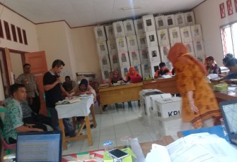 Pleno di tingkat PPK saat sedang berlangsung