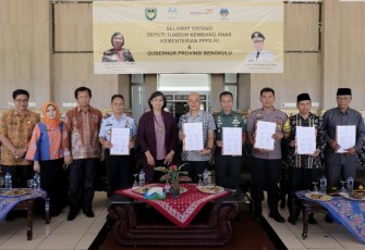 Plt Bupati Bengkulu Selatan Gusnan Mulyadi Foto Bersama 