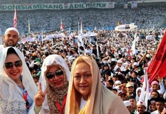Siti Hardijanti Rukmana, Siti Hediati Hariyadi, dan Siti Hutami Endang Adiningsih