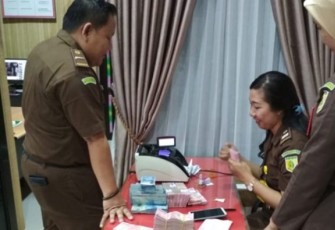 Pengembalian uang pengganti kerugian negara dan uang denda atas dua ASN terpidana korupsi