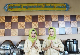 Buka Puasa dan Makan Sepuasnya di Hotel Santika