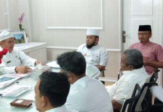 Wali Kota Bengkulu Helmi Hasan Mendengarkan Pemaparan Tim Terkait Penataan Kawasan Sungai Pasar Bengkulu