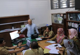Hari Pertama Ramadhan, Plt Bupati Gusnan Sidak OPD