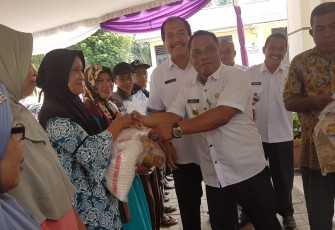 Penyerahan Bantuan Sosial 